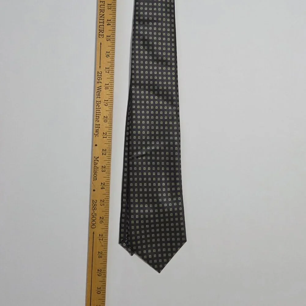 Van Heusen Men’s Geometric Pattern Tie – Black & Olive Green – Worn Once